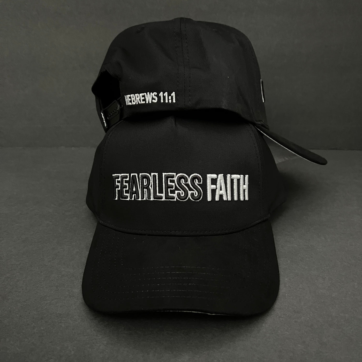 Gorra snapback de perfil medio Fearless Faith - Negro + Blanco 