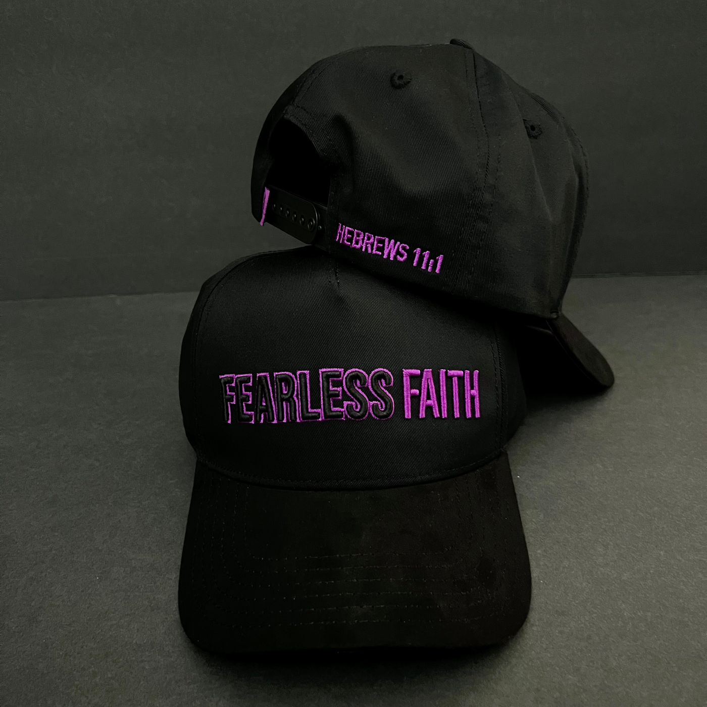 Gorra snapback de perfil medio Fearless Faith - Negro + Púrpura 